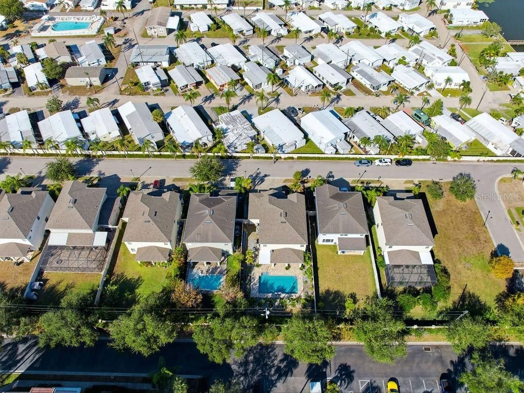 10534 Lake Seminole Terrace, Seminole, FL 33772 Photo