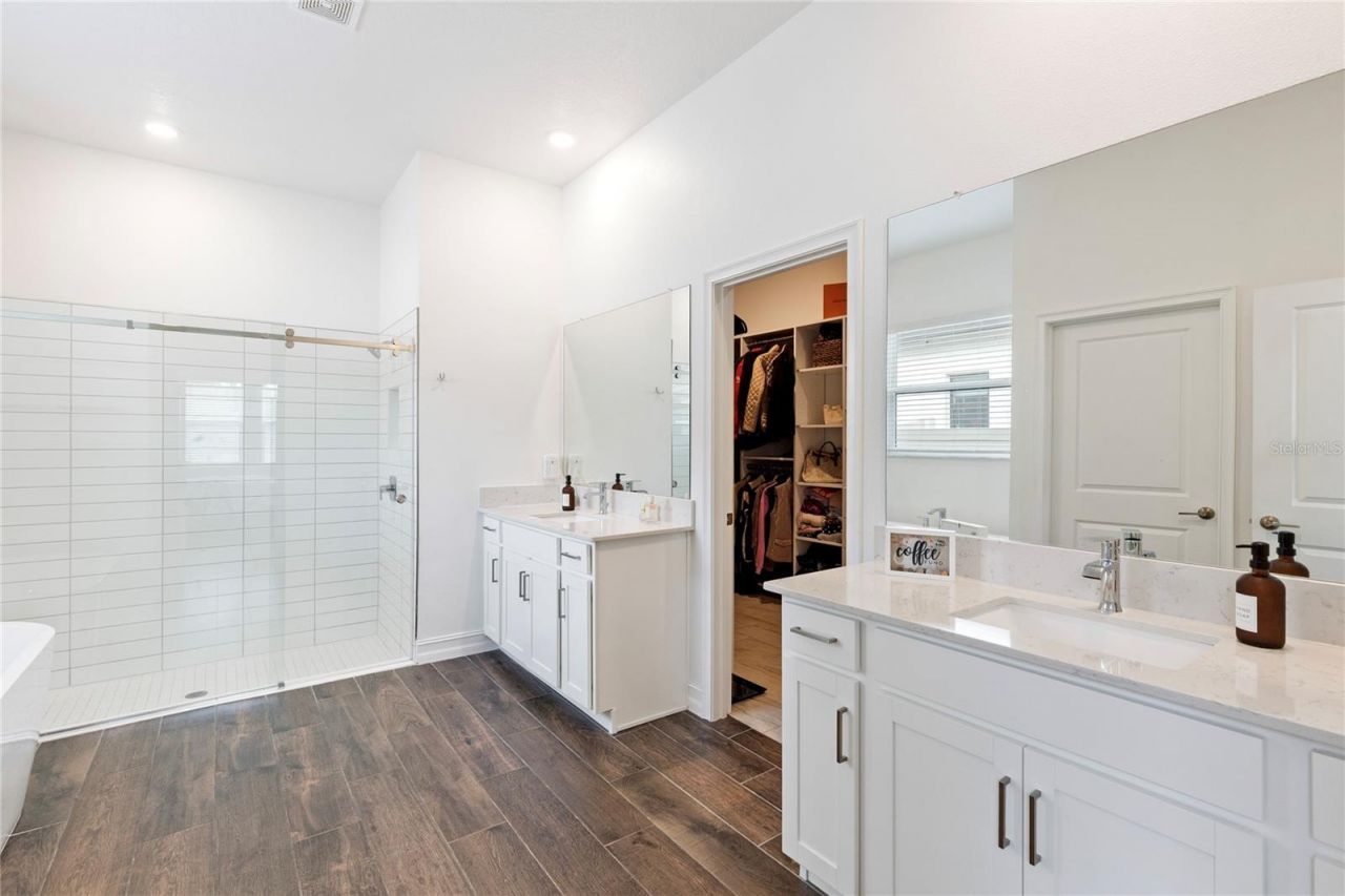 8692 Little Bluestem Drive, Land O Lakes, FL 34637 Photo