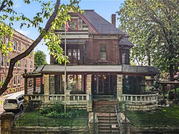 425 Gladstone Boulevard, Kansas City, MO 64124