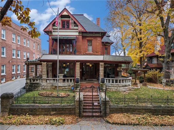 425 Gladstone Boulevard, Kansas City, MO 64124