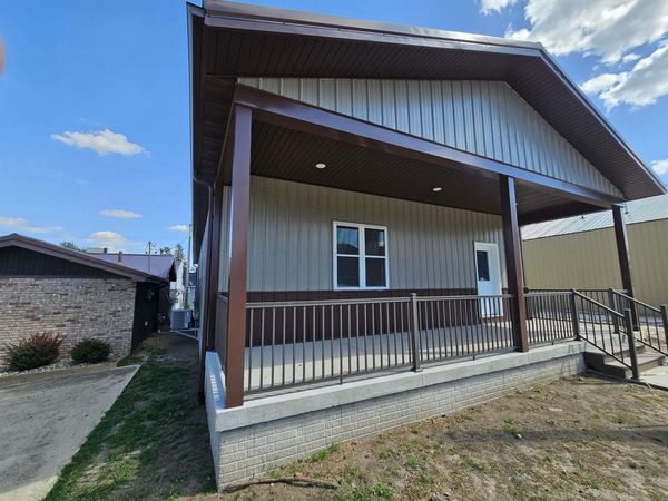 124 N broadway Street, Toledo, IA 52342