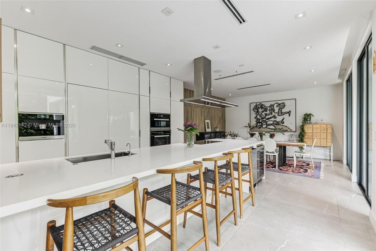 445 Ridgewood Rd, Key Biscayne, FL 33149 Photo