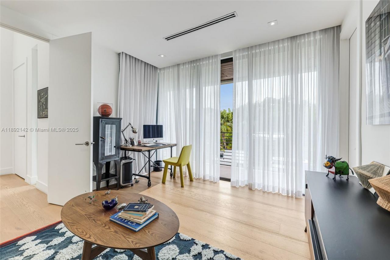 445 Ridgewood Rd, Key Biscayne, FL 33149 Photo