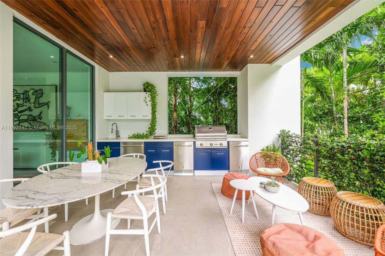 445 Ridgewood Rd, Key Biscayne, FL 33149 Photo