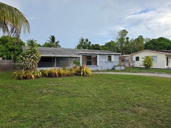 2401 Largo Dr, Miramar, FL 33023