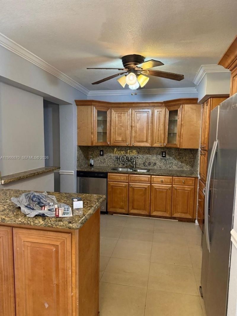 2401 Largo Dr, Miramar, FL 33023 Photo