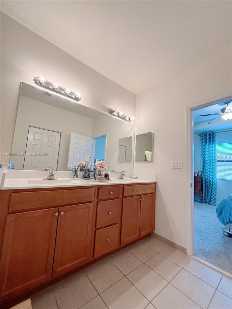 517 SE 34th Ter, Homestead, FL 33033 Photo