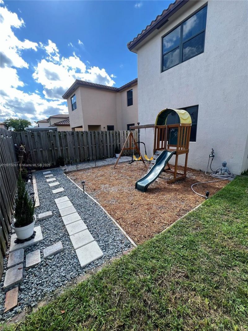 517 SE 34th Ter, Homestead, FL 33033 Photo