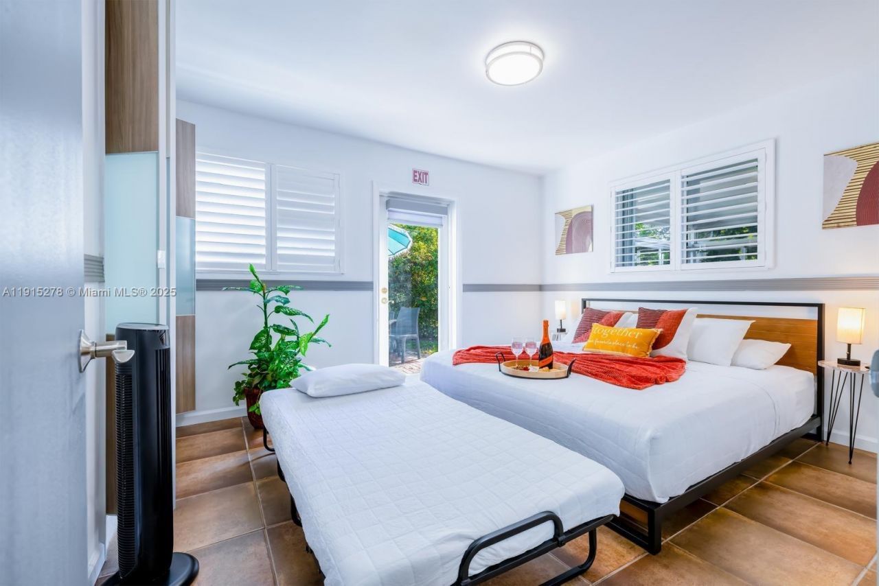 312 N Luna Ct, Hollywood, FL 33021 Photo