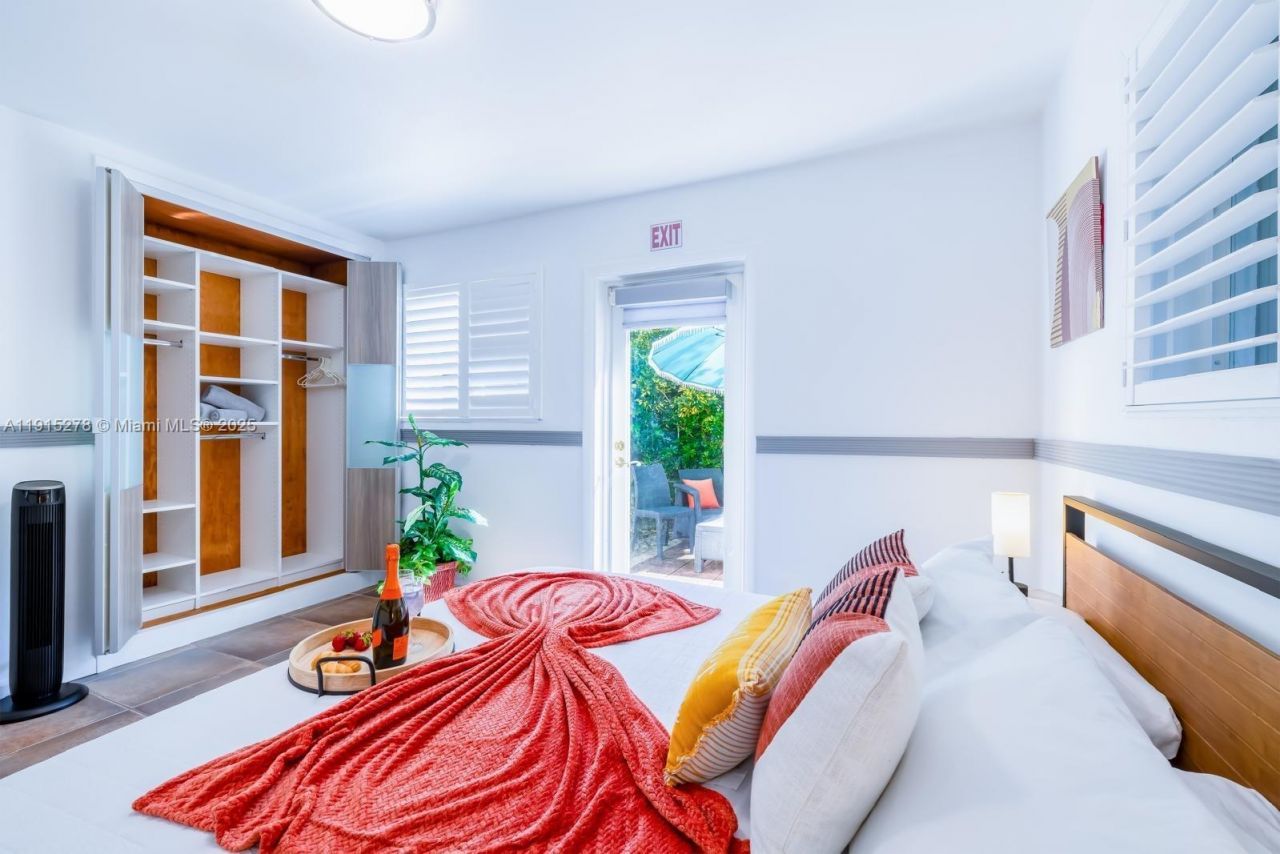 312 N Luna Ct, Hollywood, FL 33021 Photo