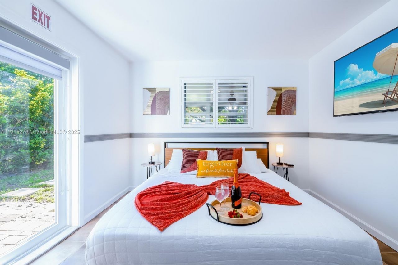 312 N Luna Ct, Hollywood, FL 33021 Photo