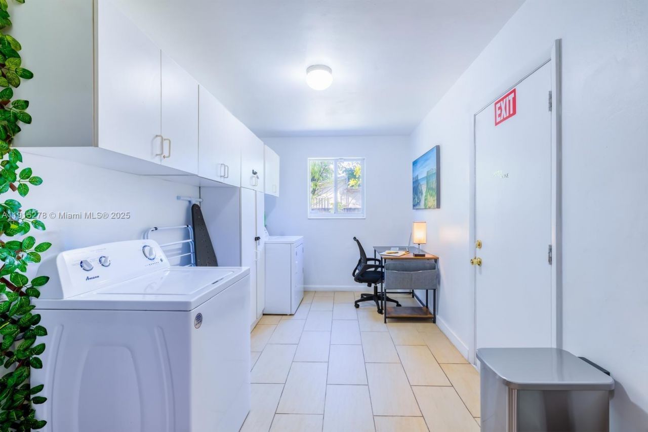 312 N Luna Ct, Hollywood, FL 33021 Photo