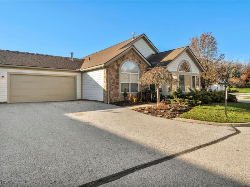 455 Classic Drive, Tallmadge, OH 44278 Photo 3