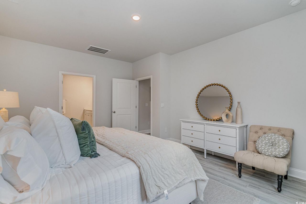 255 Konik St. Photo 14