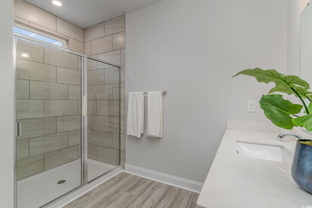 255 Konik St. Photo 16