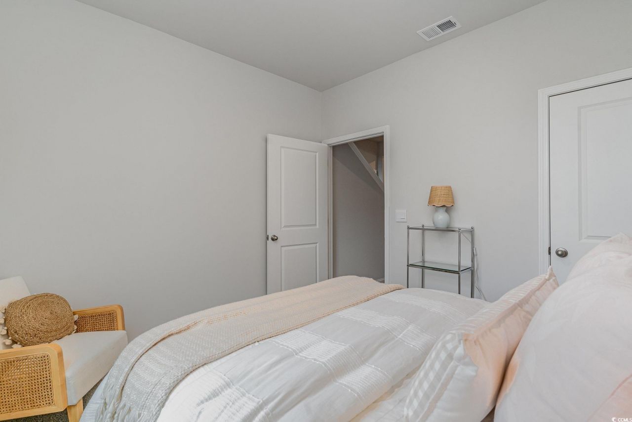 255 Konik St. Photo 21