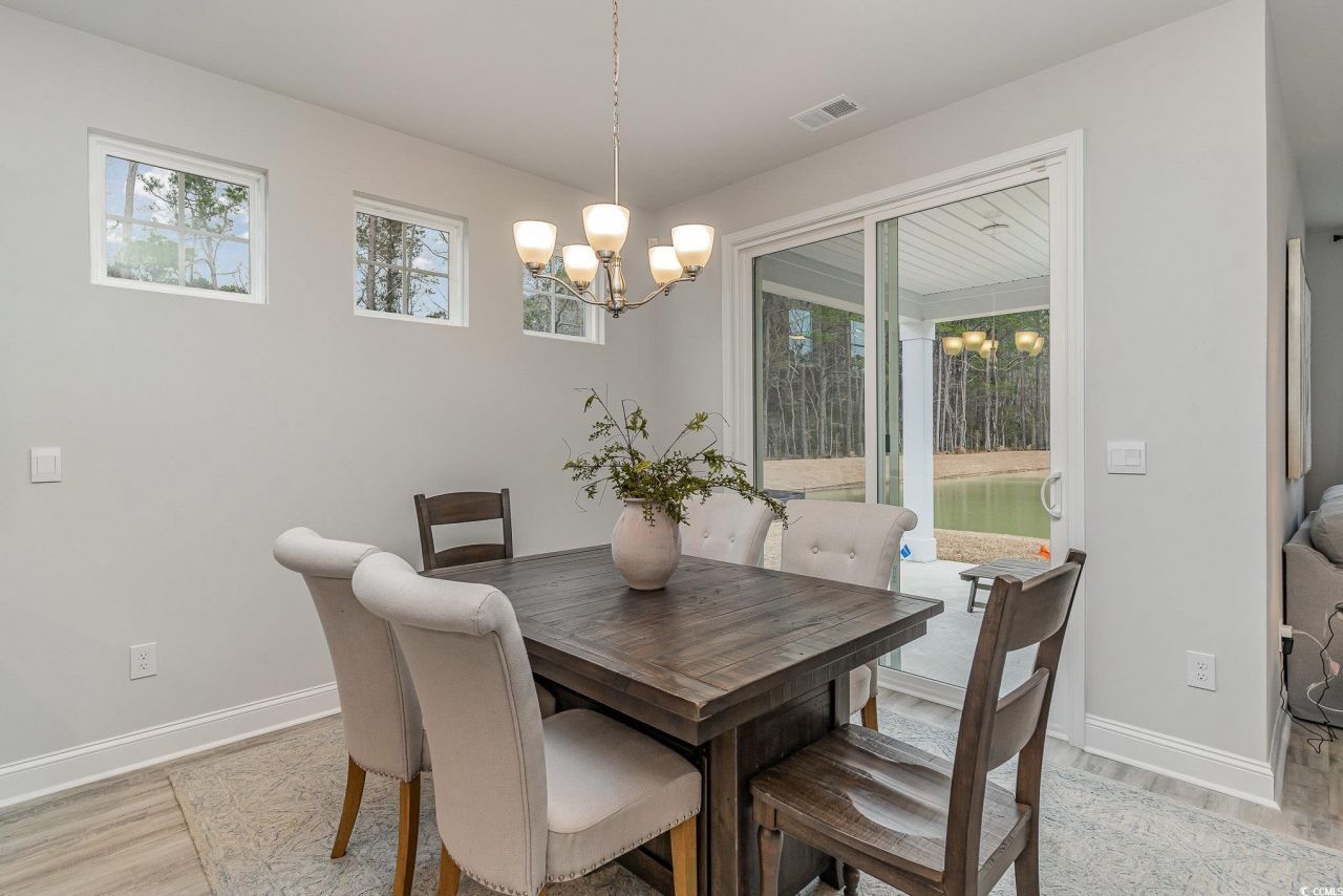 255 Konik St. Photo 5