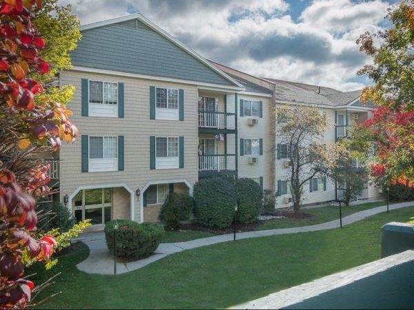 25 Greenview Drive, Manchester, NH 03102