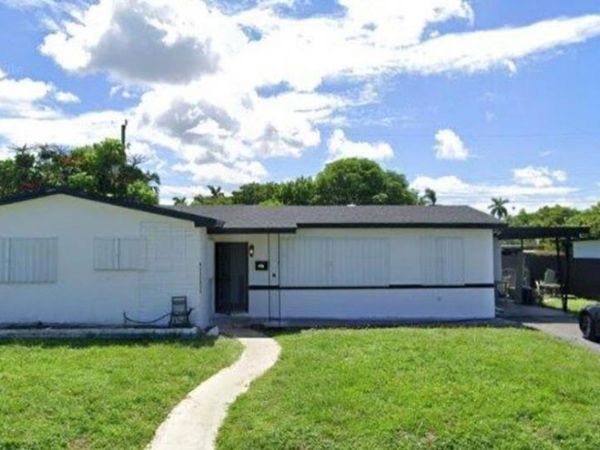 1430 NW 176th Ter, Miami Gardens, FL 33169