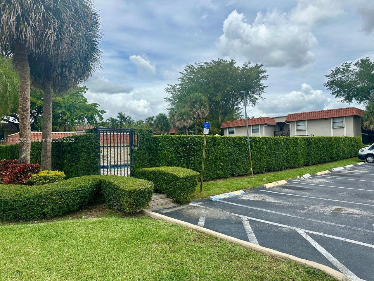 9712 Hammocks Blvd, Unit 201-30, Miami, FL 33196 Photo