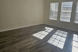 1424 Pinethicket Drive photo 4