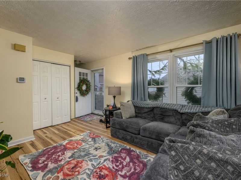 536 Austin Drive, Barberton, OH 44203 Photo 11