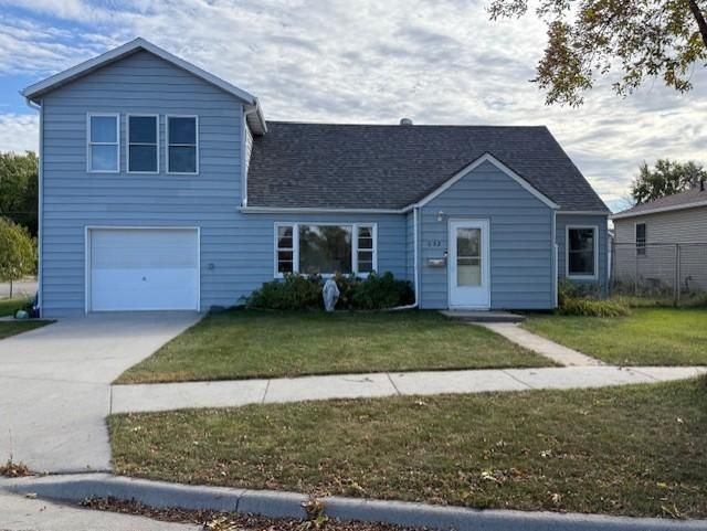 632 9th Street N, Breckenridge, MN 56520 Main Photo