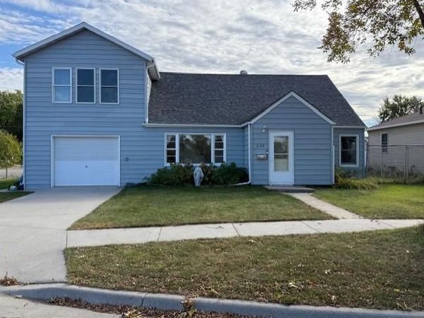 632 9th Street N, Breckenridge, MN 56520