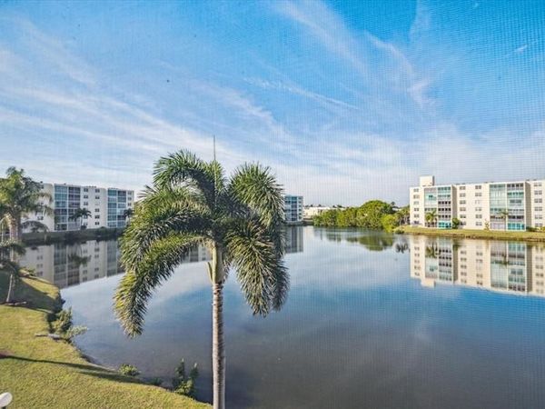 131 SE 3rd Ave, Unit 302, Dania Beach, FL 33004