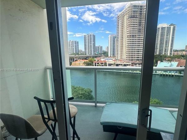 19390 Collins Ave, Unit 1019, Sunny Isles Beach, FL 33160