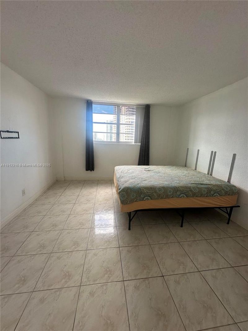19390 Collins Ave, Unit 1019, Sunny Isles Beach, FL 33160 Photo