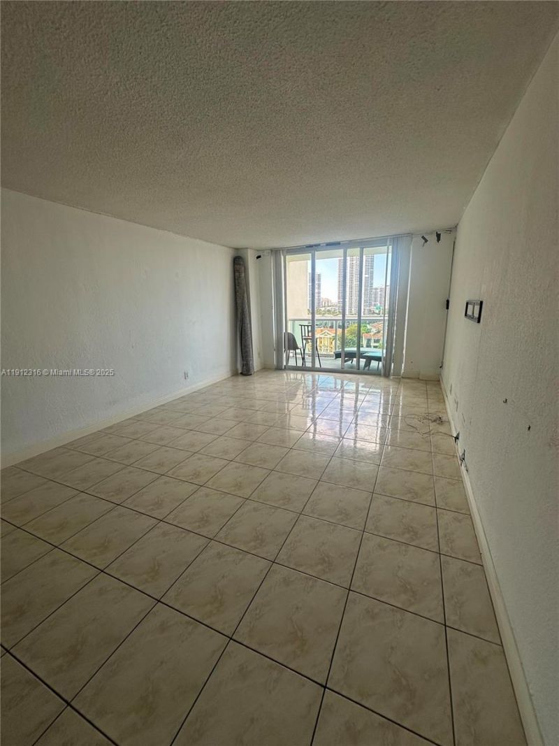19390 Collins Ave, Unit 1019, Sunny Isles Beach, FL 33160 Photo
