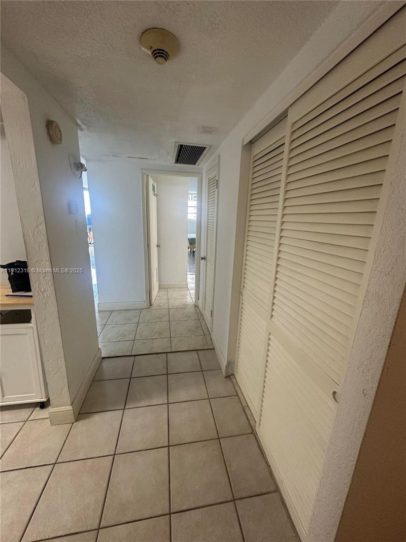 19390 Collins Ave, Unit 1019, Sunny Isles Beach, FL 33160 Photo