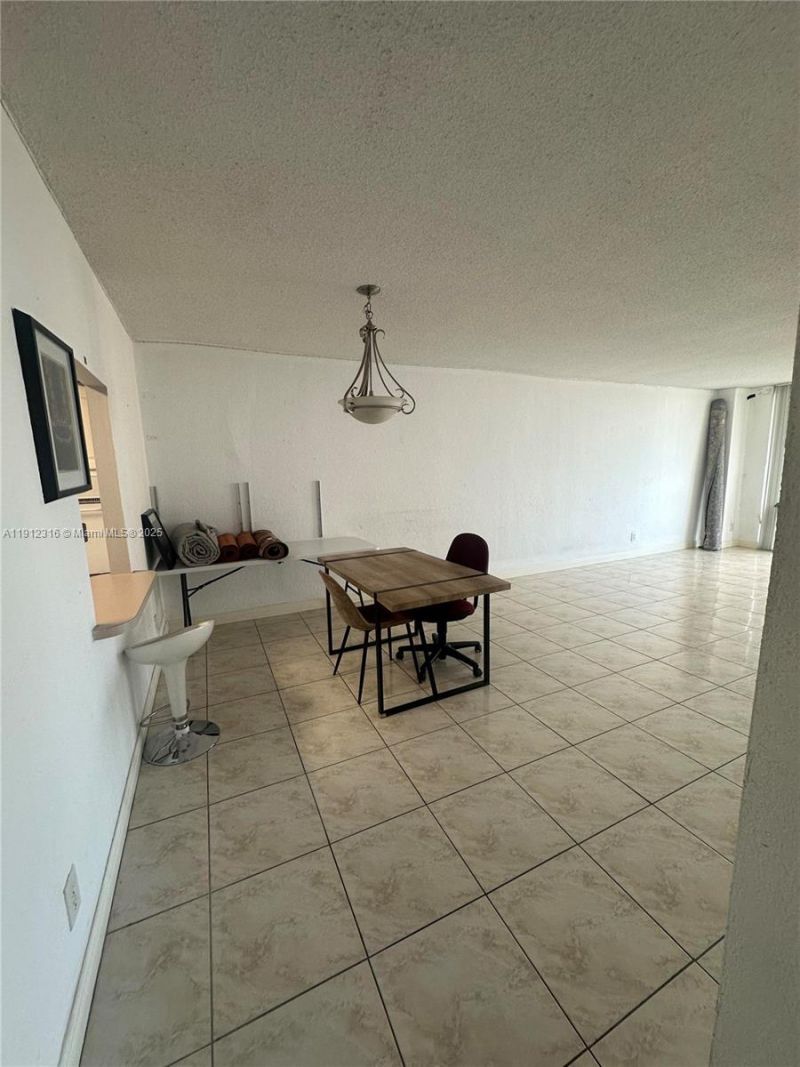 19390 Collins Ave, Unit 1019, Sunny Isles Beach, FL 33160 Photo