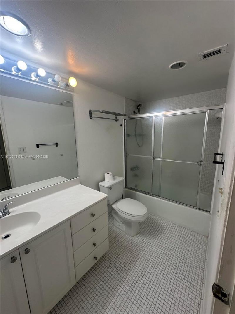 19390 Collins Ave, Unit 1019, Sunny Isles Beach, FL 33160 Photo