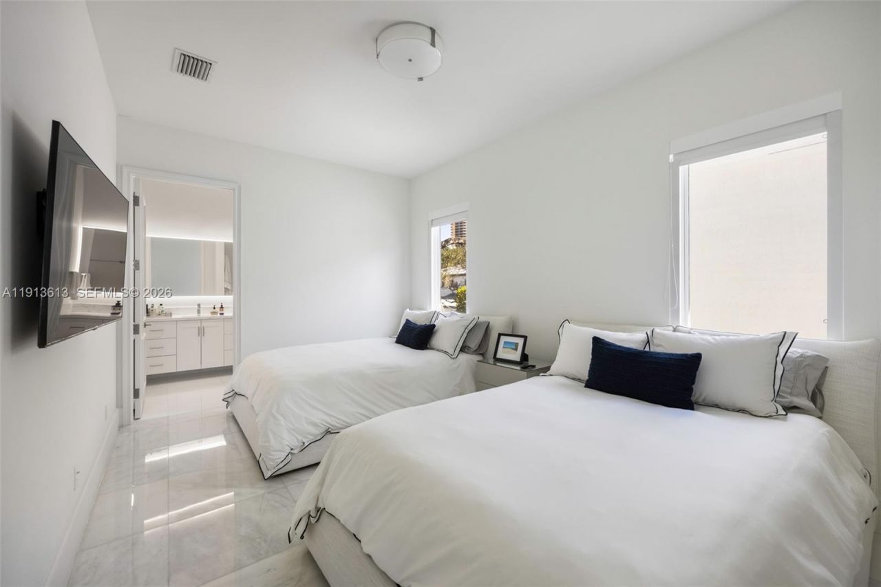 2760 Brickell Ct, Unit 2760, Miami, FL 33129 Photo
