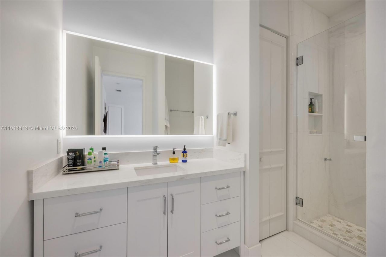 2760 Brickell Ct, Unit 2760, Miami, FL 33129 Photo