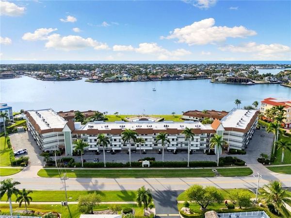 730 W Elkcam CIR, Unit 210, MARCO ISLAND, FL 34145