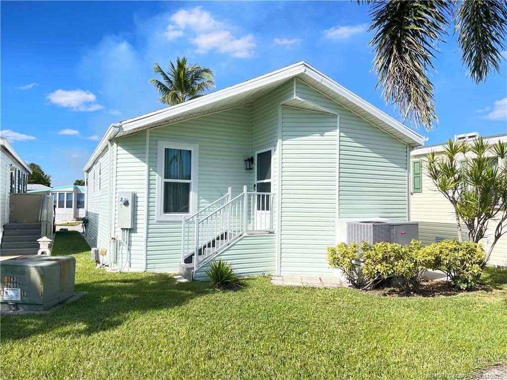 717 Nettles Boulevard, Jensen Beach, FL 34957 Photo