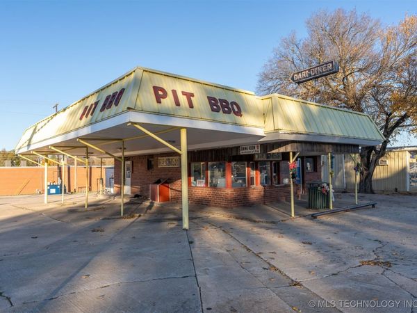 200 N Broadway Street , Cleveland, OK 74020