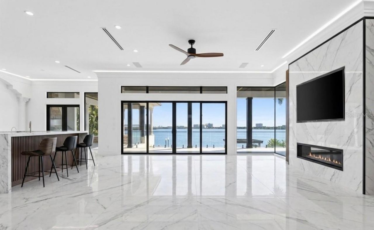 4107 Causeway Vista Drive, Tampa, FL 33615 Photo