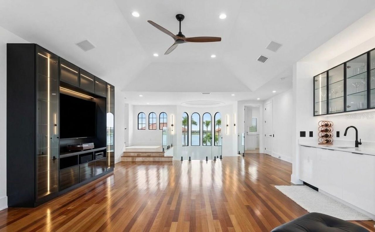 4107 Causeway Vista Drive, Tampa, FL 33615 Photo