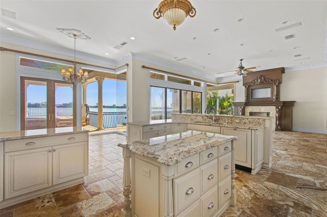 4107 Causeway Vista Drive, Tampa, FL 33615 Photo