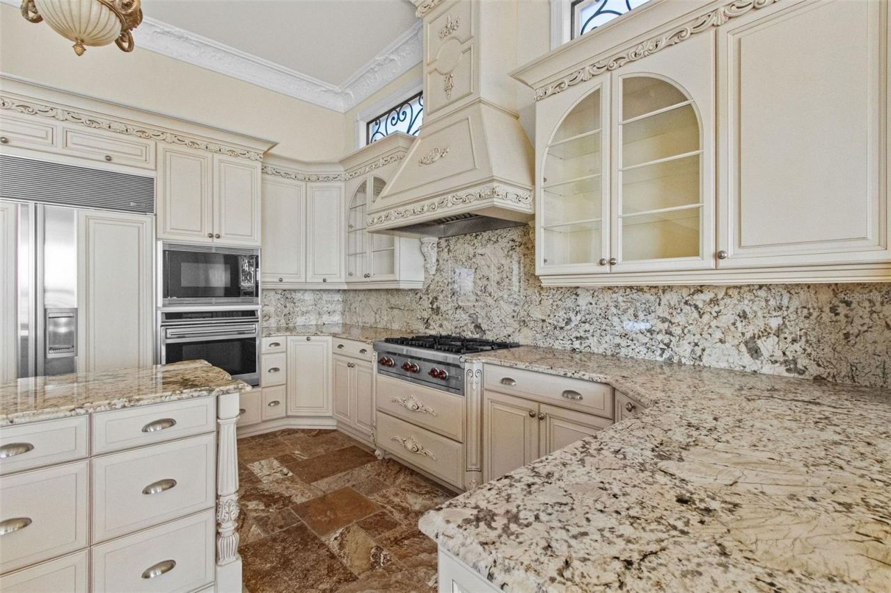 4107 Causeway Vista Drive, Tampa, FL 33615 Photo