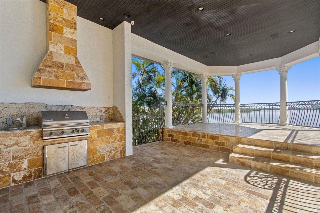 4107 Causeway Vista Drive, Tampa, FL 33615 Photo