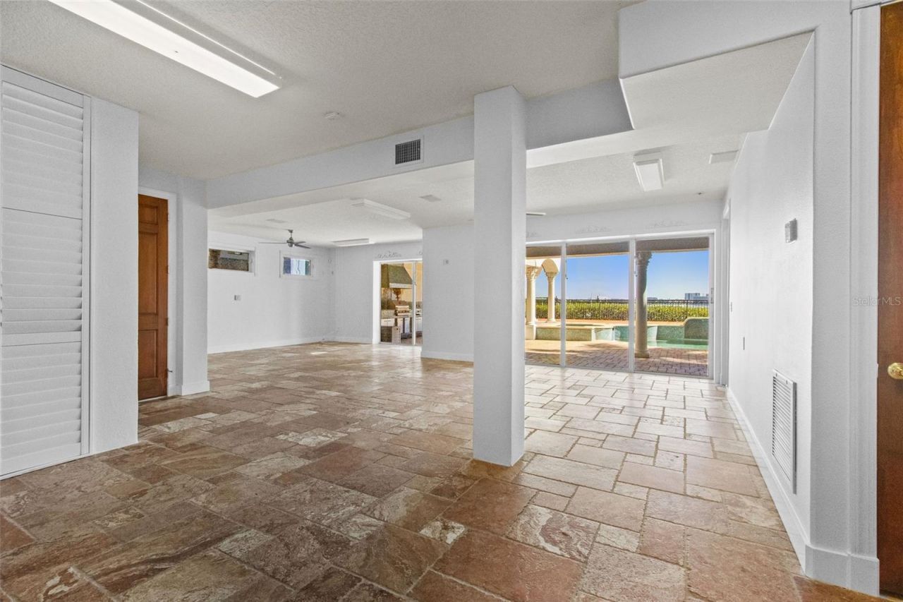 4107 Causeway Vista Drive, Tampa, FL 33615 Photo