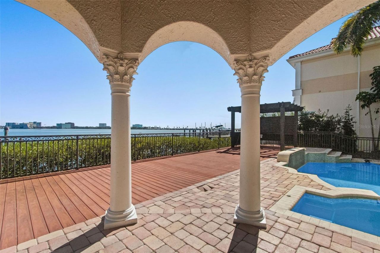 4107 Causeway Vista Drive, Tampa, FL 33615 Photo