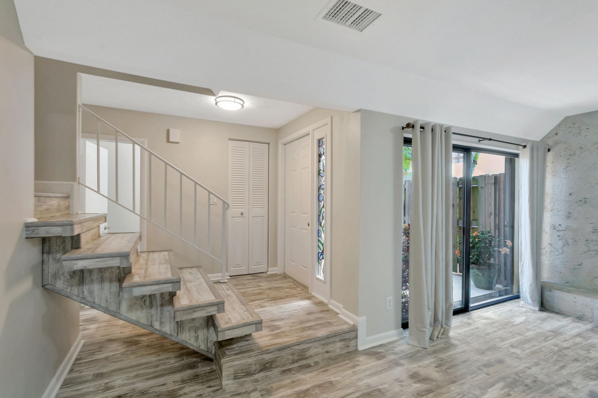 3530 E Gardens East Drive E, Unit B, Palm Beach Gardens, FL 33410 Photo