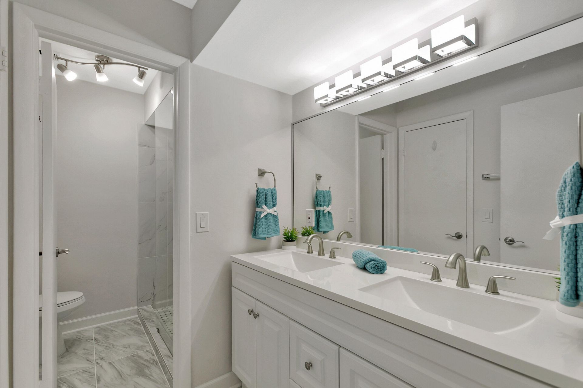 3530 E Gardens East Drive E, Unit B, Palm Beach Gardens, FL 33410 Photo