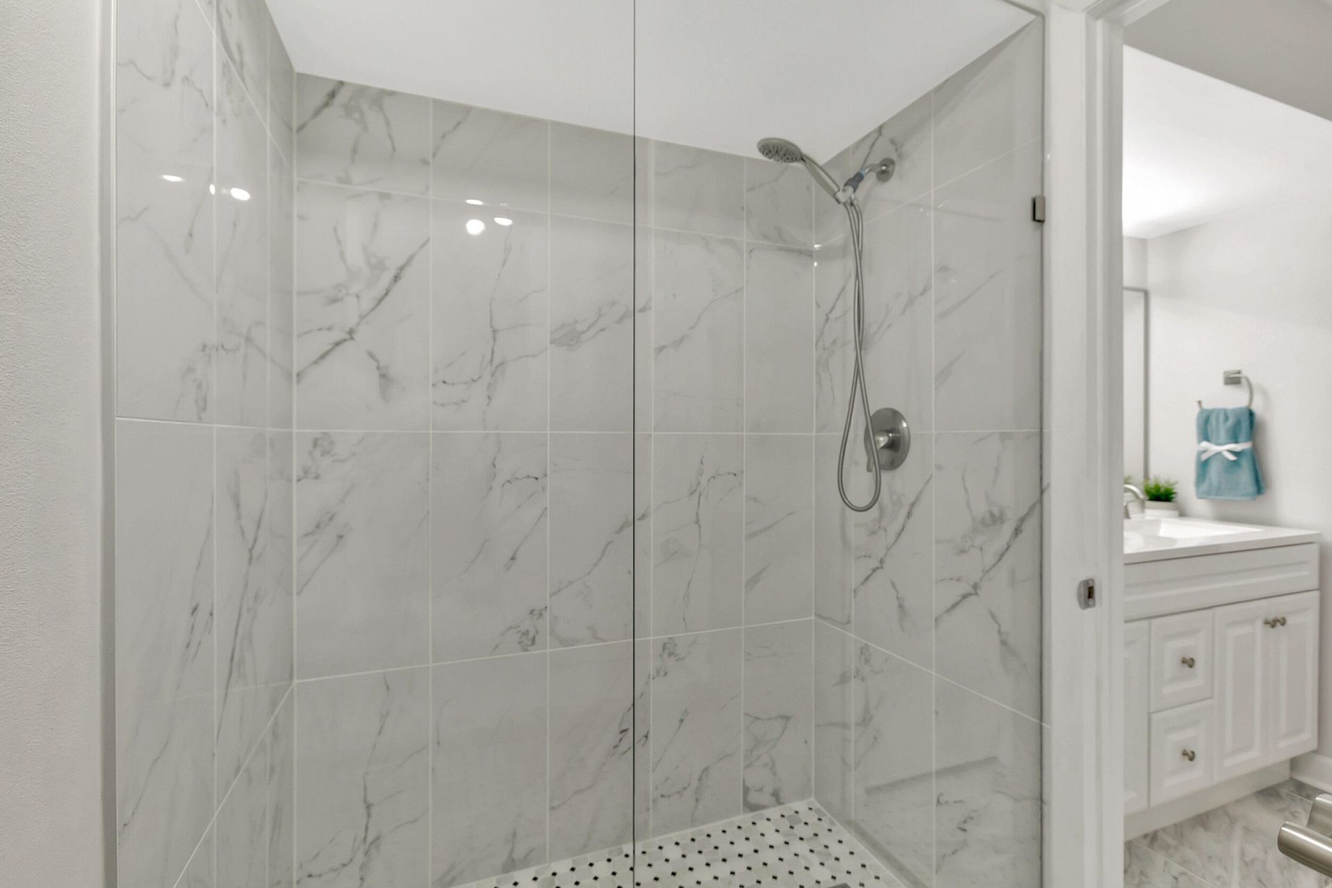 3530 E Gardens East Drive E, Unit B, Palm Beach Gardens, FL 33410 Photo